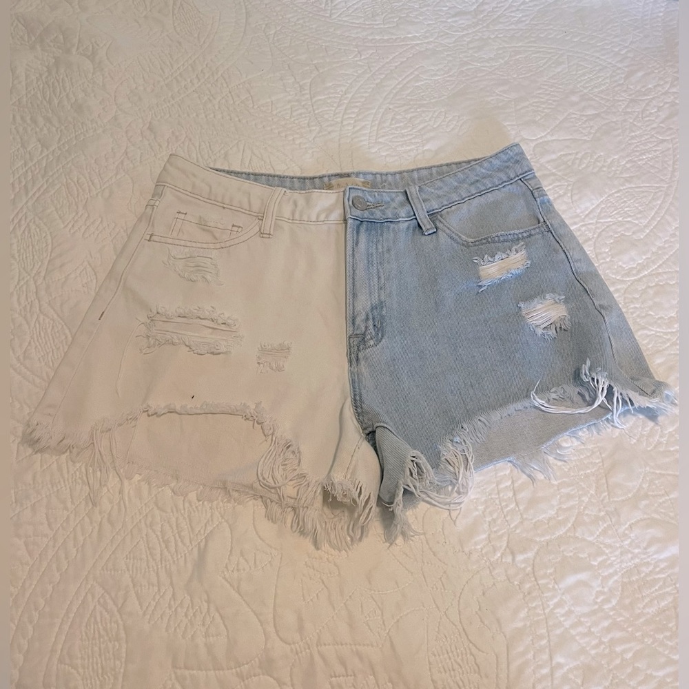 Two toned high waisted jeans shorts